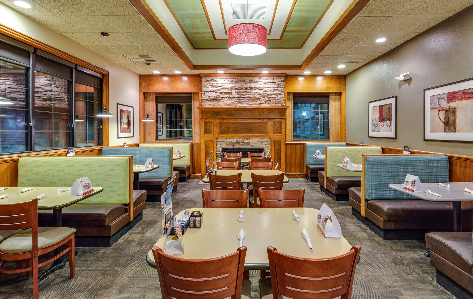 Restaurant dining room